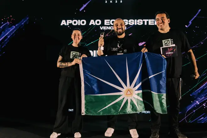 Prêmio Apoio ao Ecossistema 2025 com a bandeira de Uberlândia